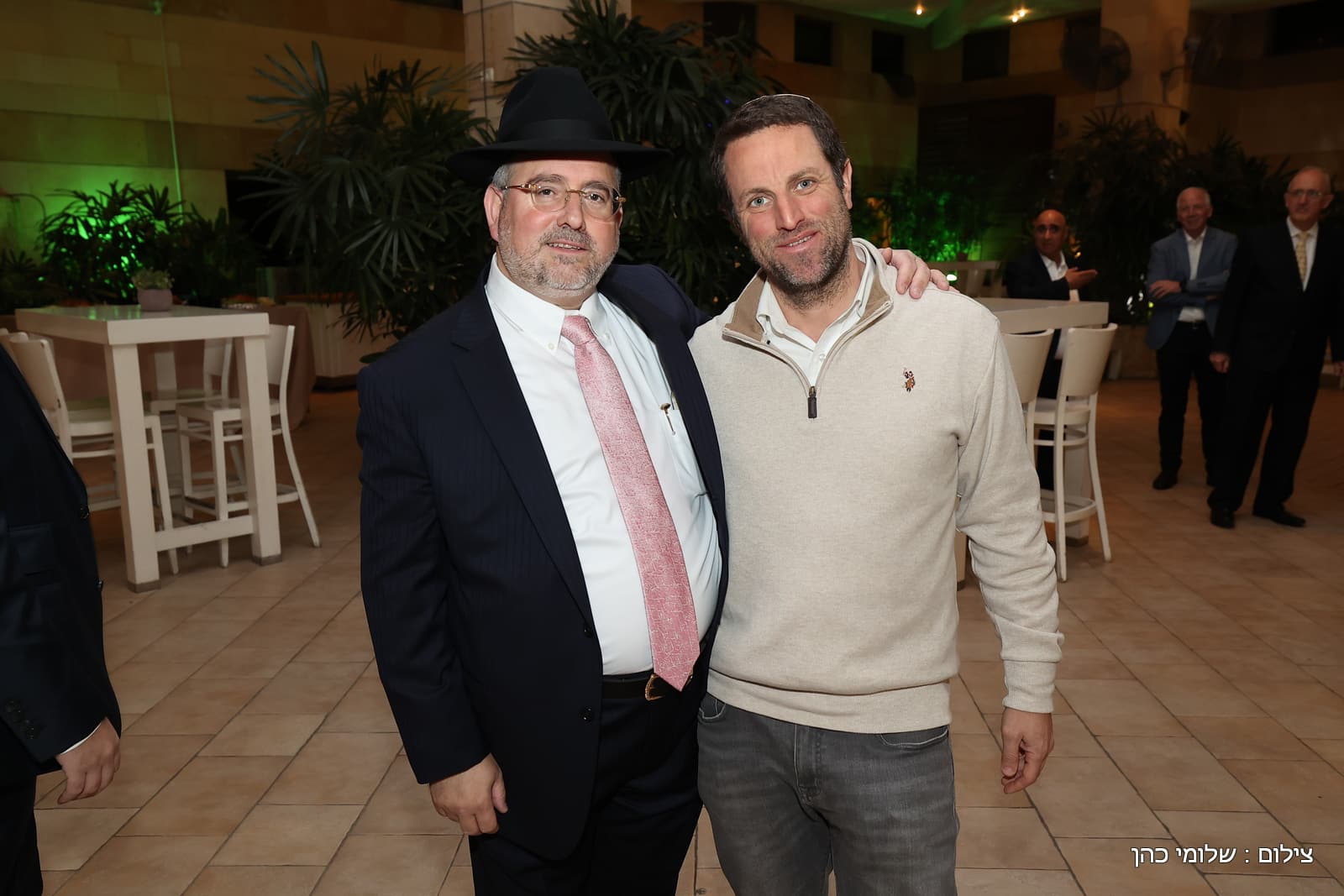 הרב של 'אסם' השיא את בנו - כולם עלו לאחל מזל טוב