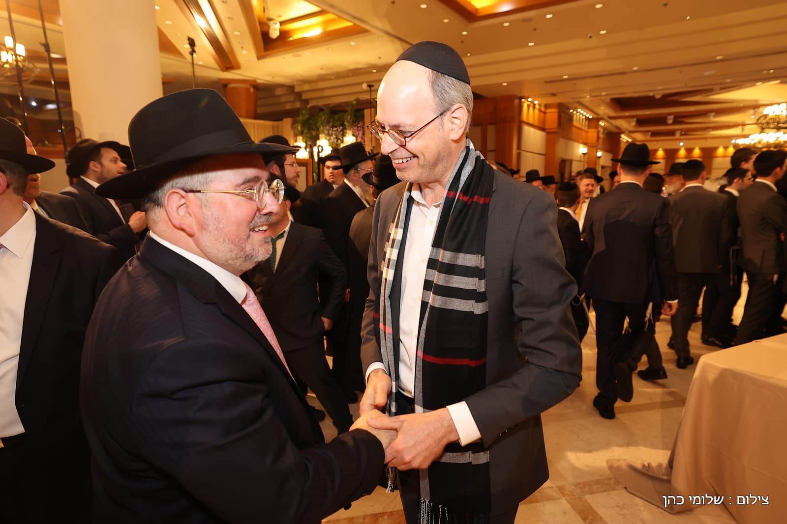 הרב של 'אסם' השיא את בנו - כולם עלו לאחל מזל טוב