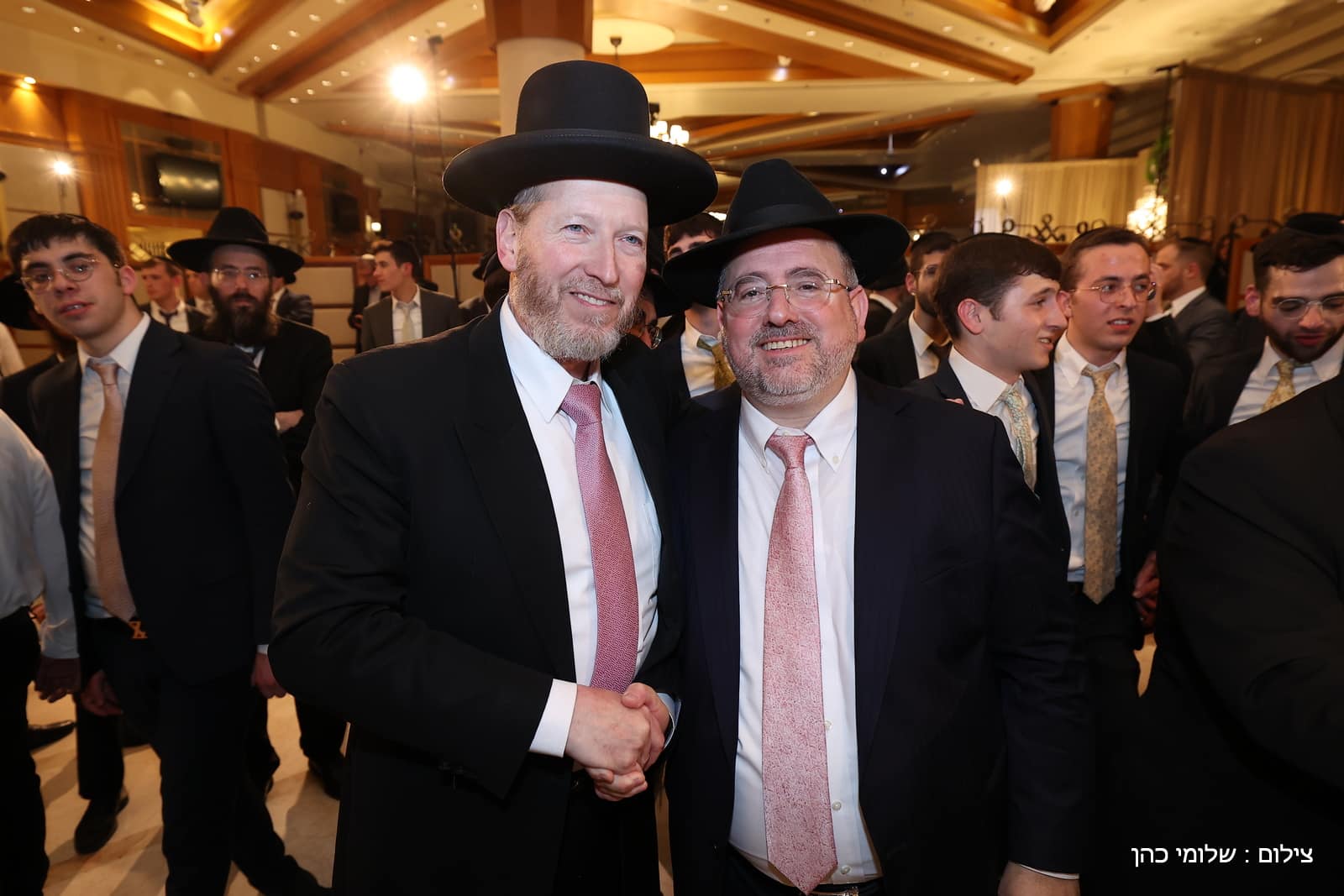 הרב של 'אסם' השיא את בנו - כולם עלו לאחל מזל טוב