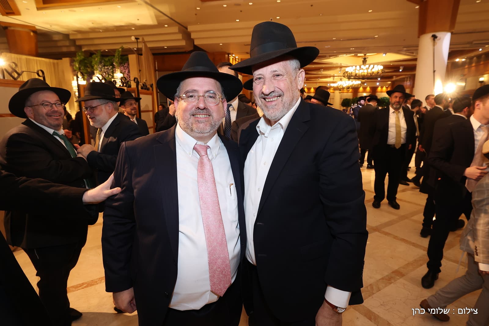 הרב של 'אסם' השיא את בנו - כולם עלו לאחל מזל טוב