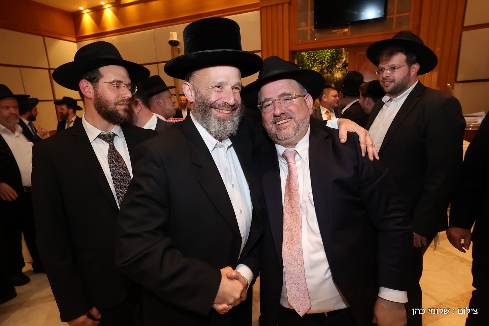 הרב של 'אסם' השיא את בנו - כולם עלו לאחל מזל טוב