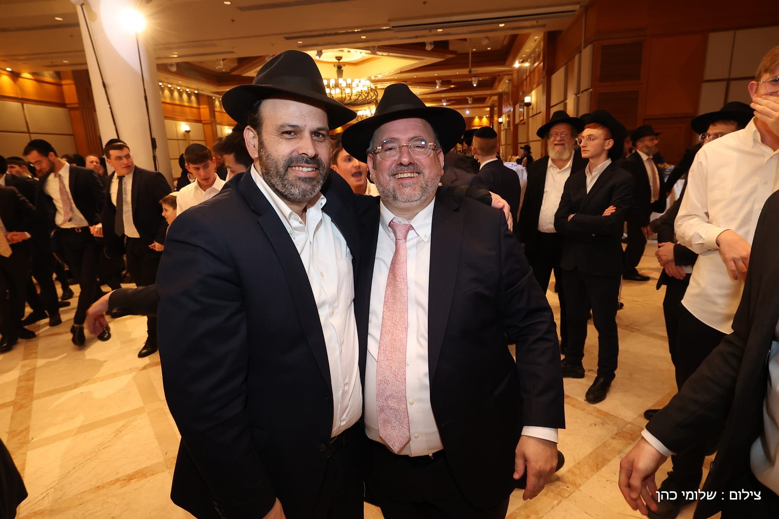 הרב של 'אסם' השיא את בנו - כולם עלו לאחל מזל טוב