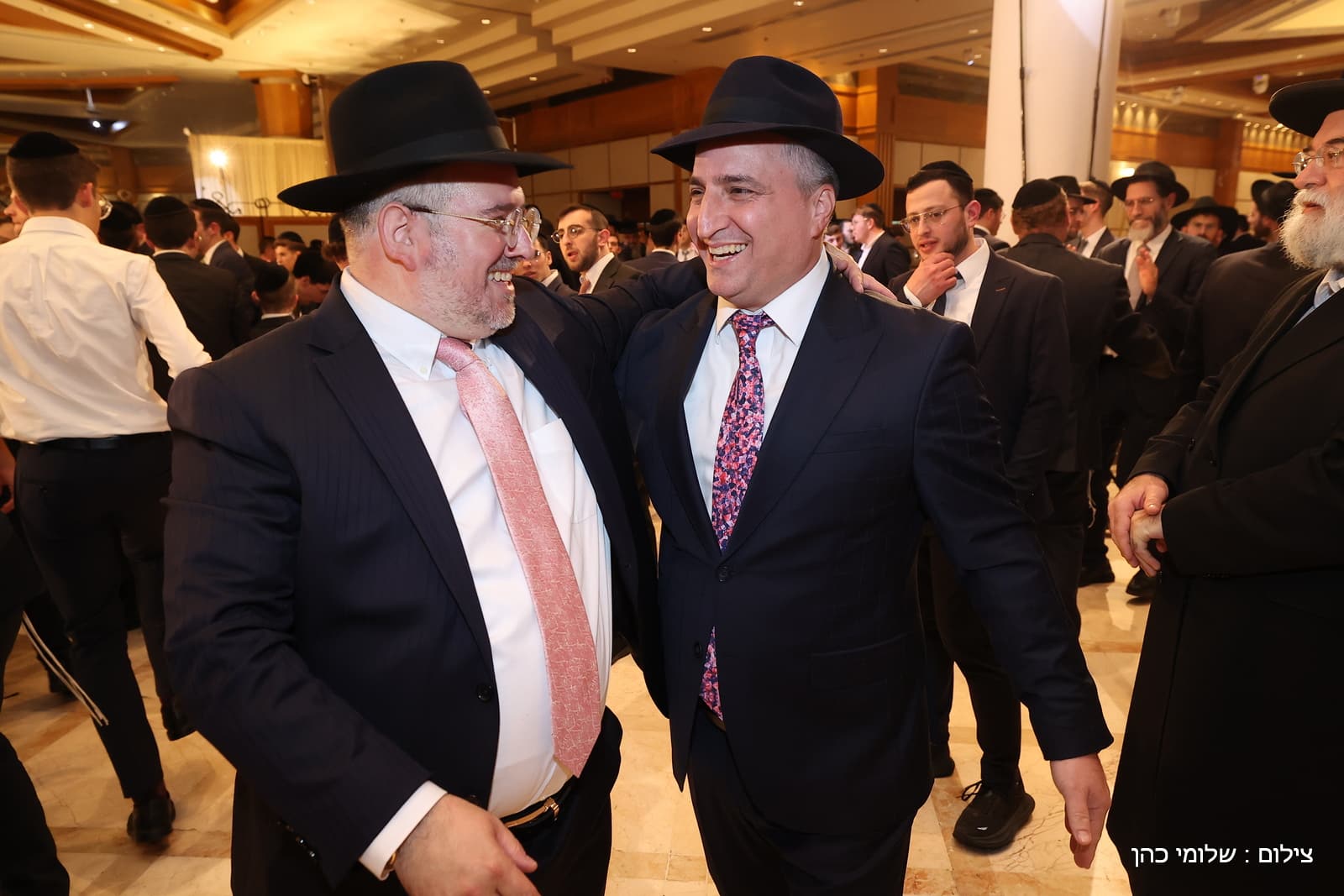 הרב של 'אסם' השיא את בנו - כולם עלו לאחל מזל טוב