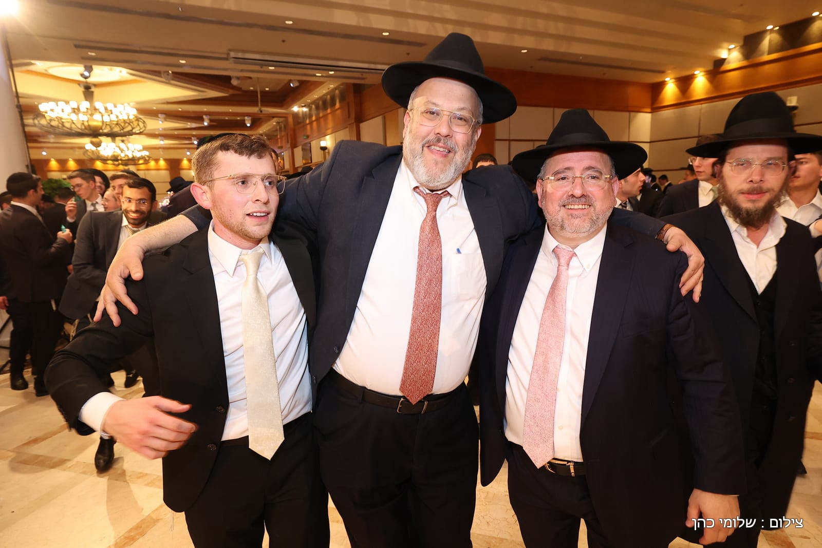 הרב של 'אסם' השיא את בנו - כולם עלו לאחל מזל טוב