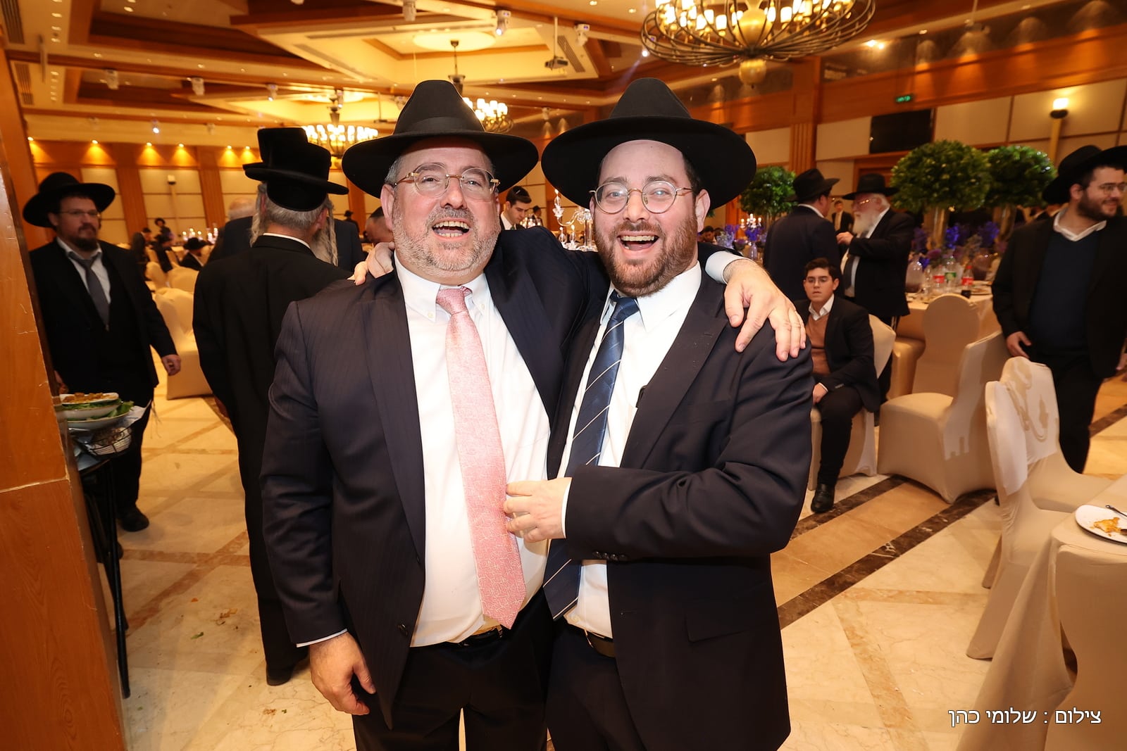 הרב של 'אסם' השיא את בנו - כולם עלו לאחל מזל טוב