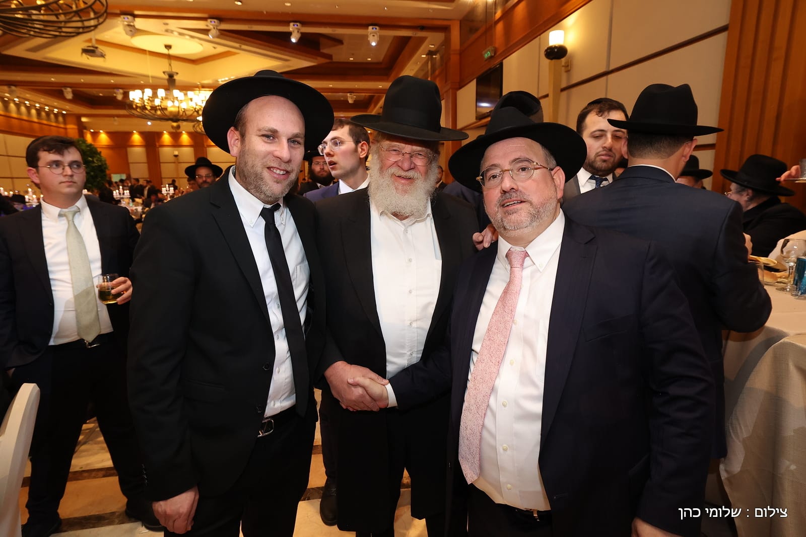 הרב של 'אסם' השיא את בנו - כולם עלו לאחל מזל טוב