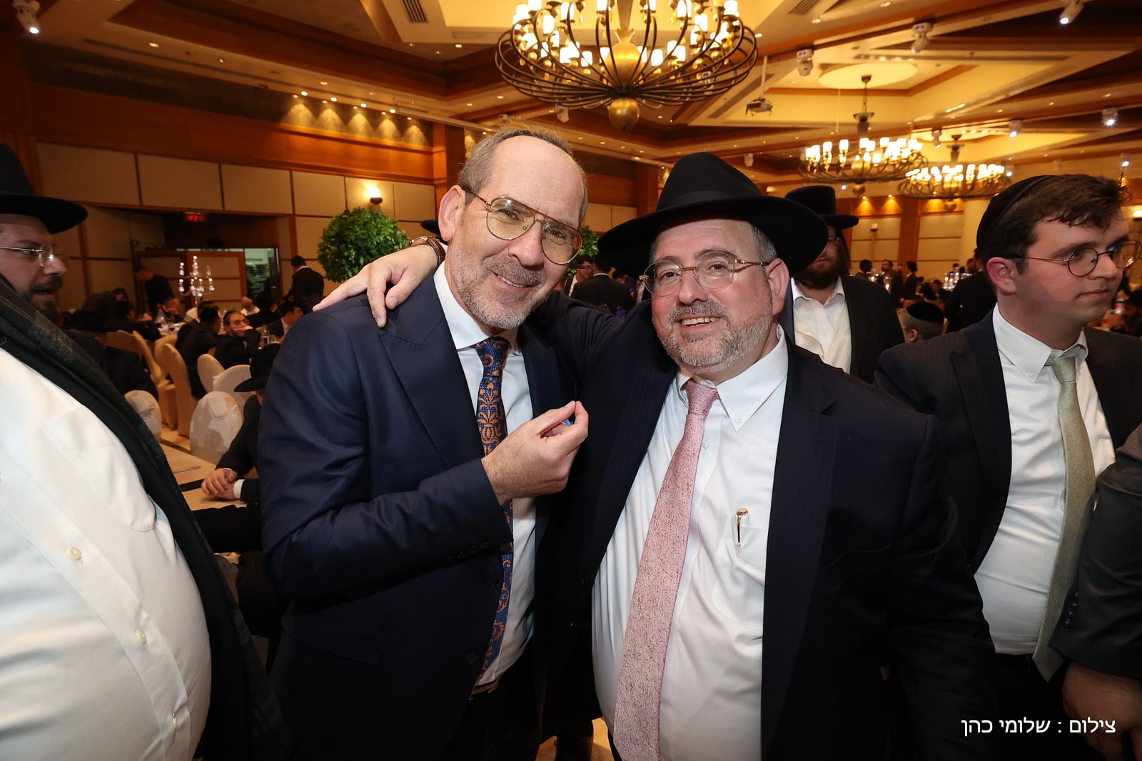 הרב של 'אסם' השיא את בנו - כולם עלו לאחל מזל טוב