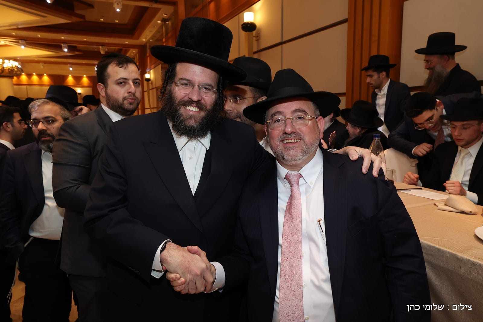 הרב של 'אסם' השיא את בנו - כולם עלו לאחל מזל טוב