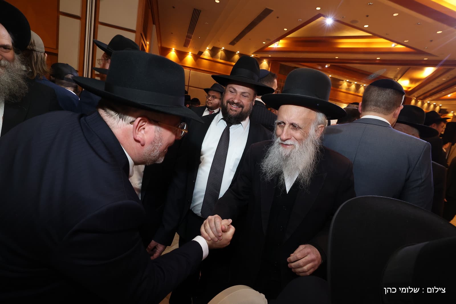 הרב של 'אסם' השיא את בנו - כולם עלו לאחל מזל טוב