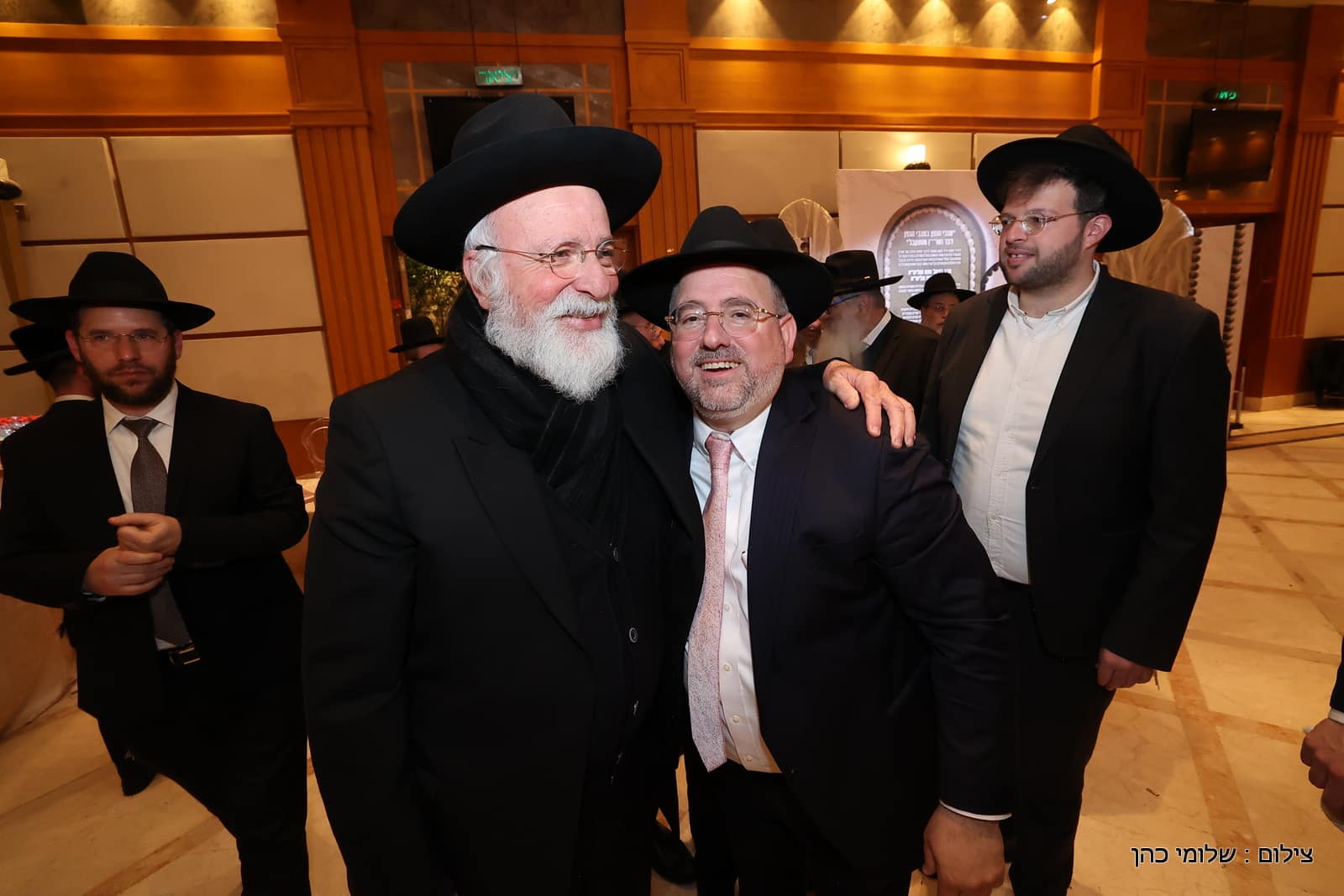 הרב של 'אסם' השיא את בנו - כולם עלו לאחל מזל טוב