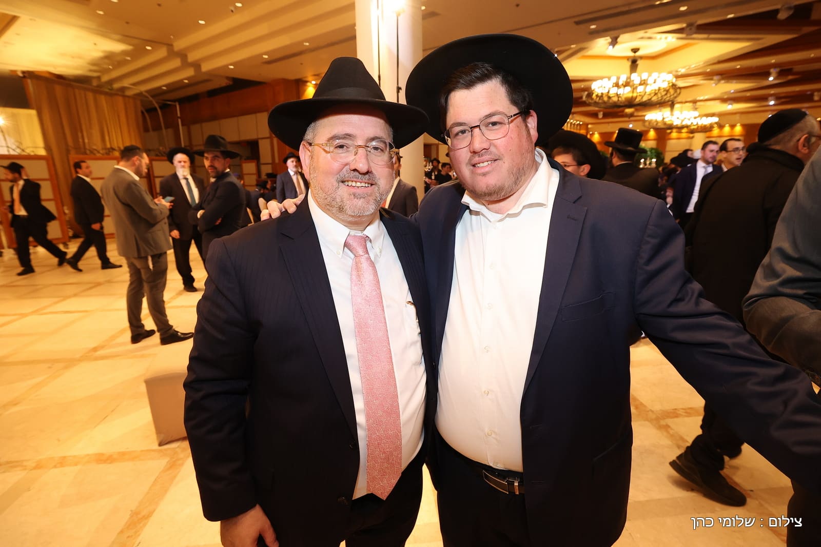 הרב של 'אסם' השיא את בנו - כולם עלו לאחל מזל טוב