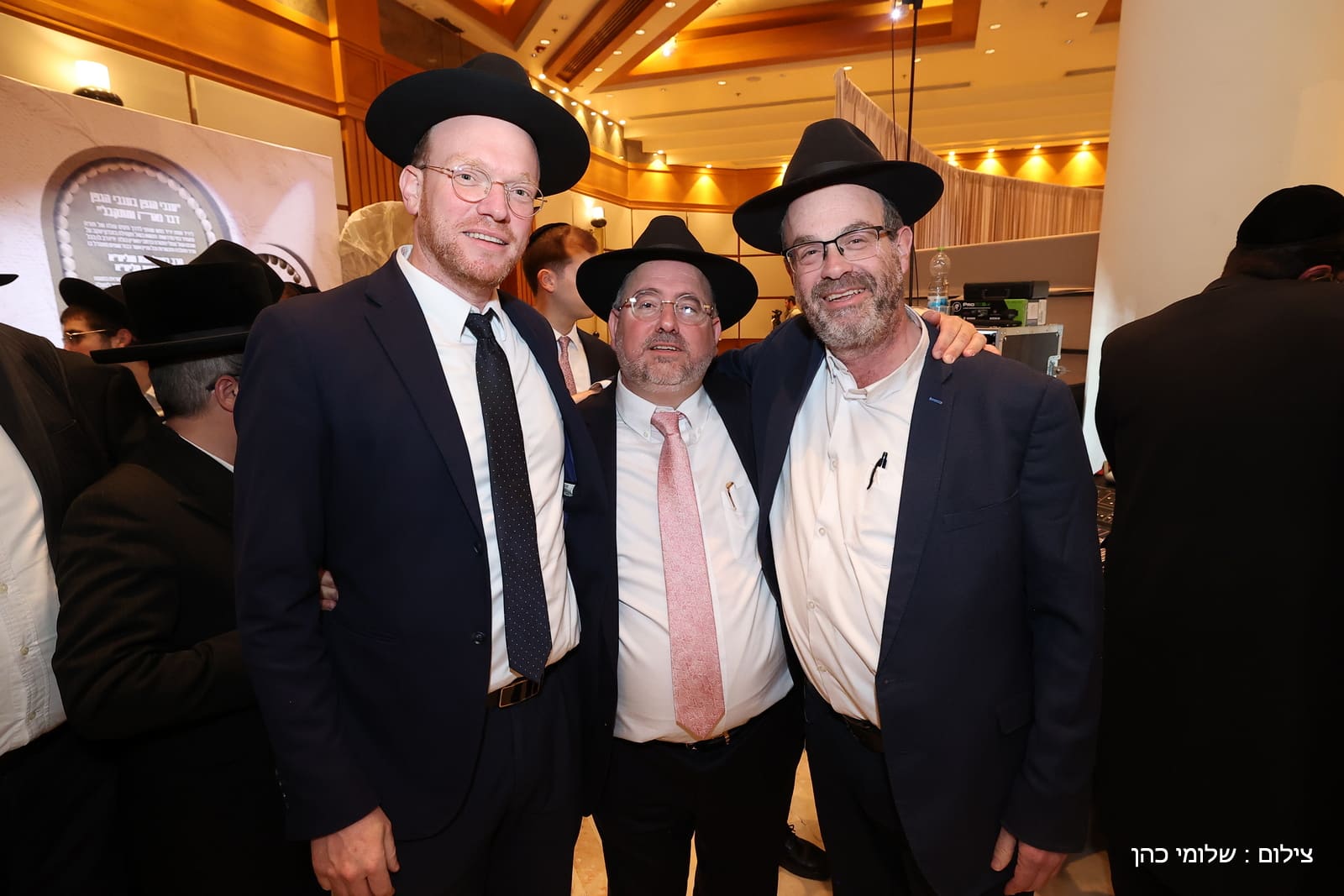 הרב של 'אסם' השיא את בנו - כולם עלו לאחל מזל טוב