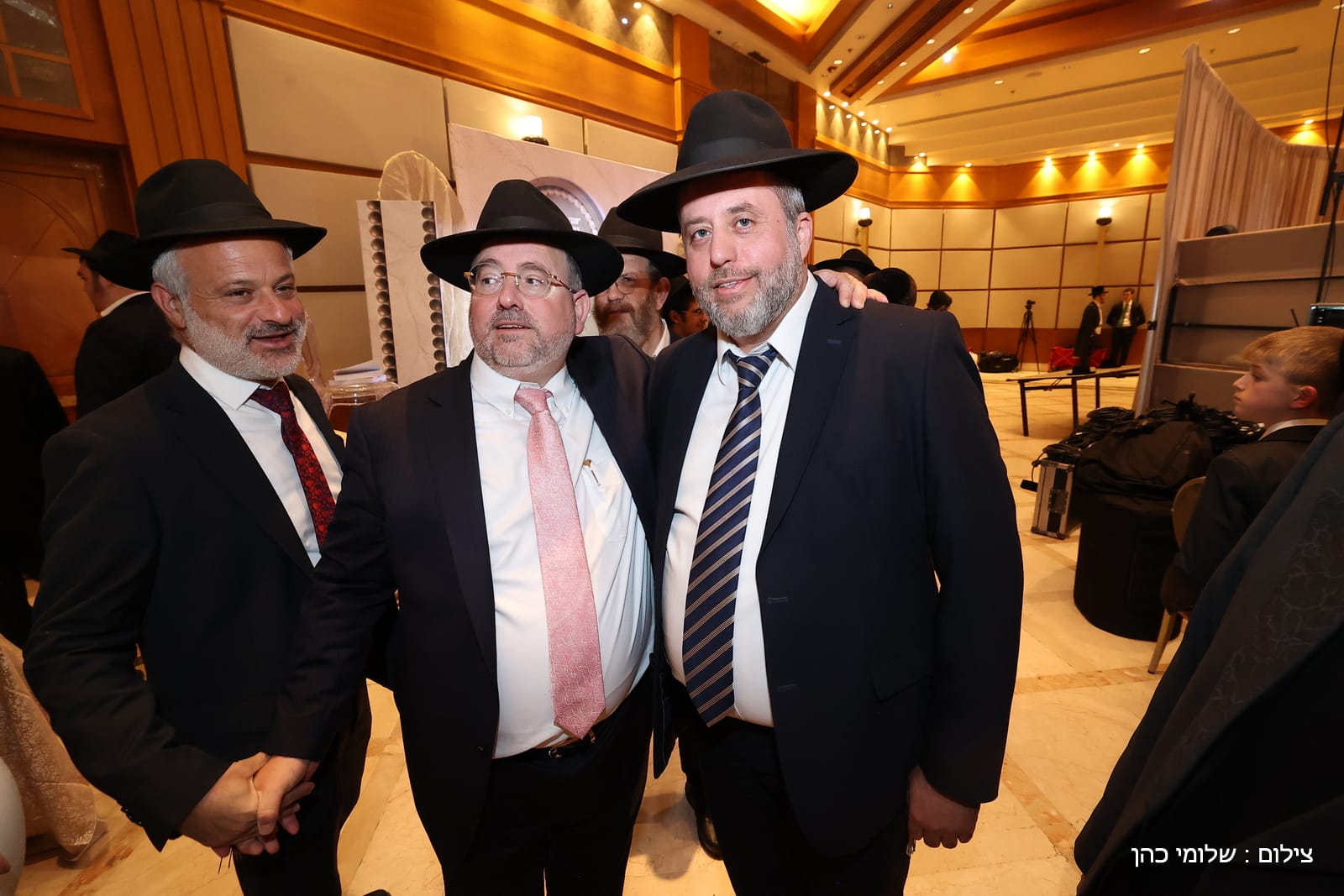 הרב של 'אסם' השיא את בנו - כולם עלו לאחל מזל טוב