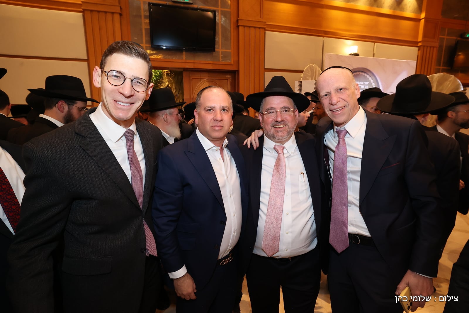 הרב של 'אסם' השיא את בנו - כולם עלו לאחל מזל טוב