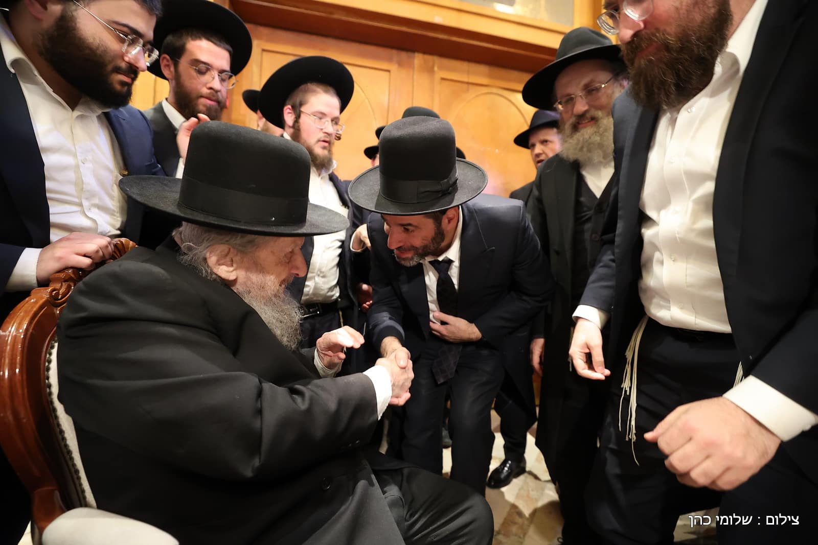 הרב של 'אסם' השיא את בנו - כולם עלו לאחל מזל טוב