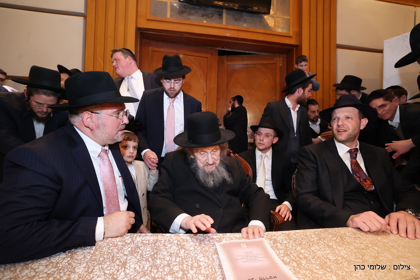 הרב של 'אסם' השיא את בנו - כולם עלו לאחל מזל טוב