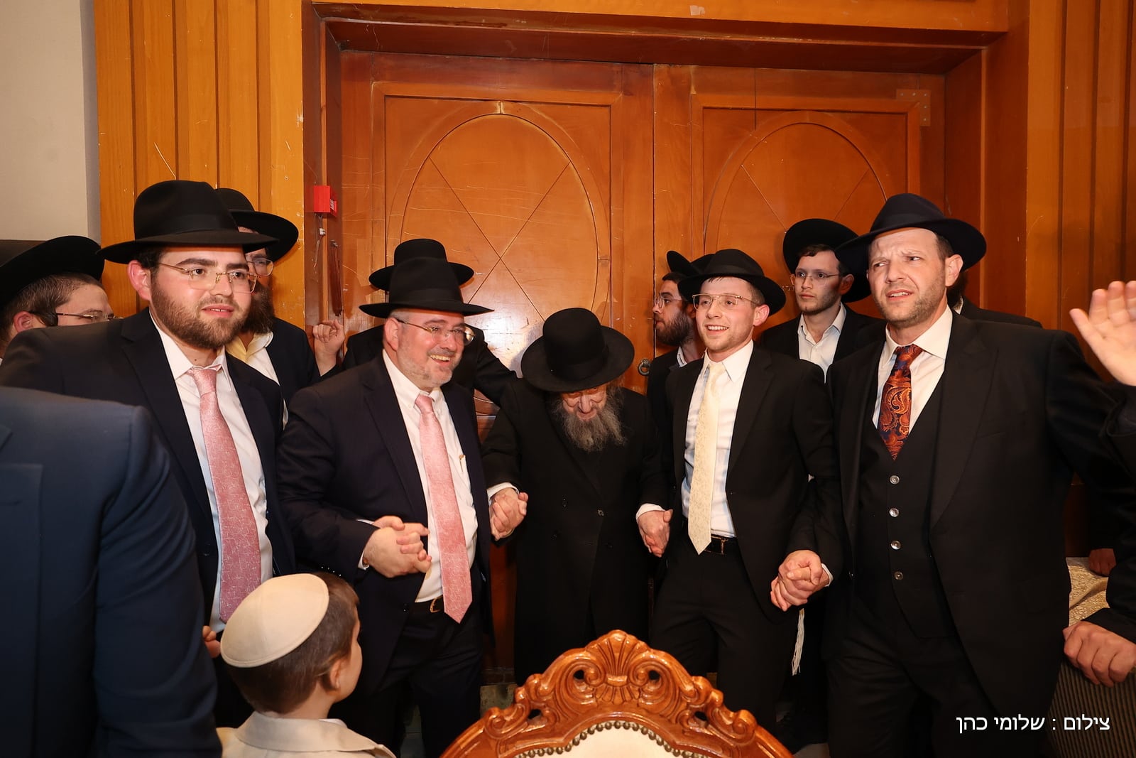 הרב של 'אסם' השיא את בנו - כולם עלו לאחל מזל טוב