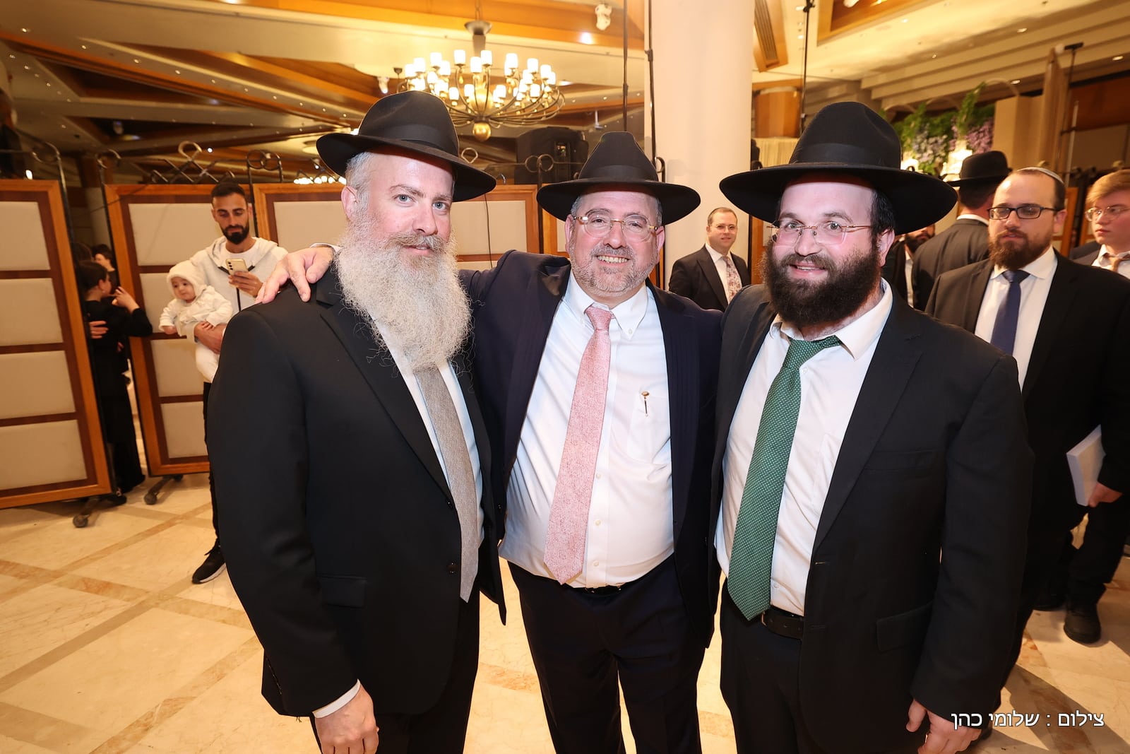 הרב של 'אסם' השיא את בנו - כולם עלו לאחל מזל טוב