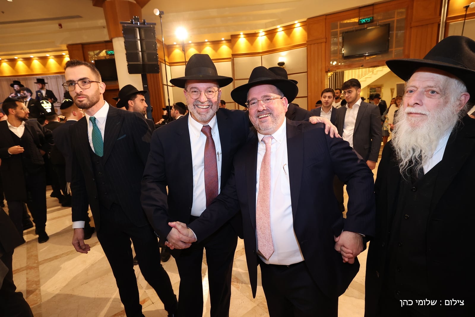 הרב של 'אסם' השיא את בנו - כולם עלו לאחל מזל טוב