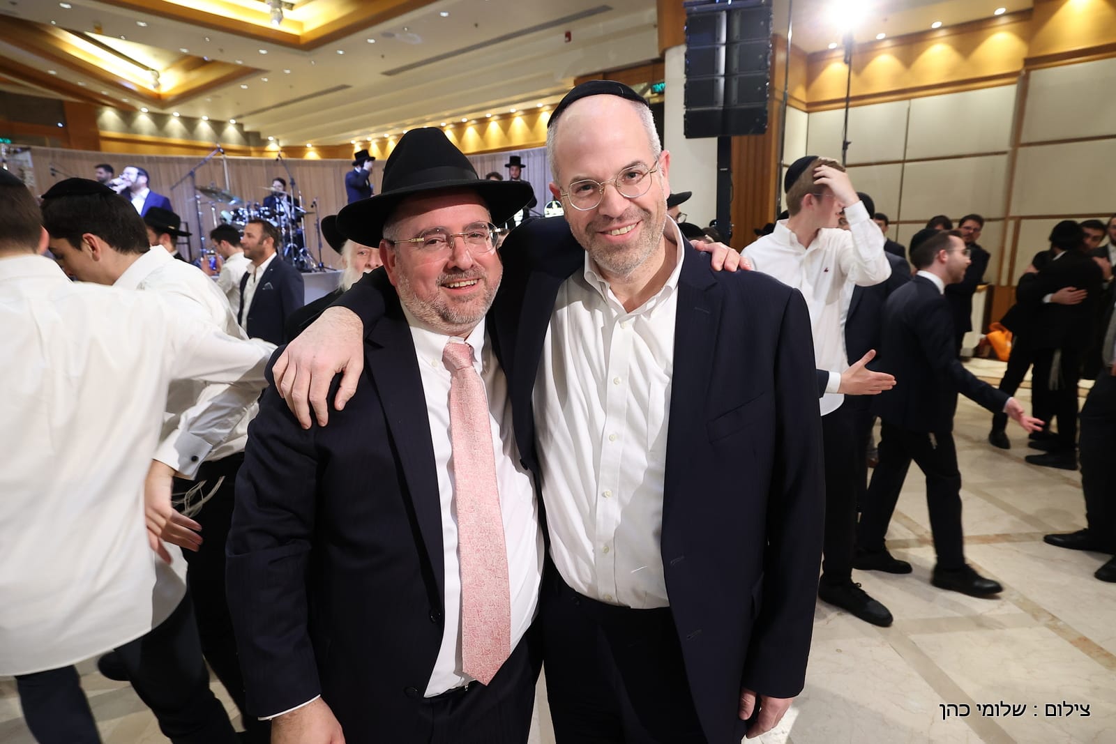 הרב של 'אסם' השיא את בנו - כולם עלו לאחל מזל טוב