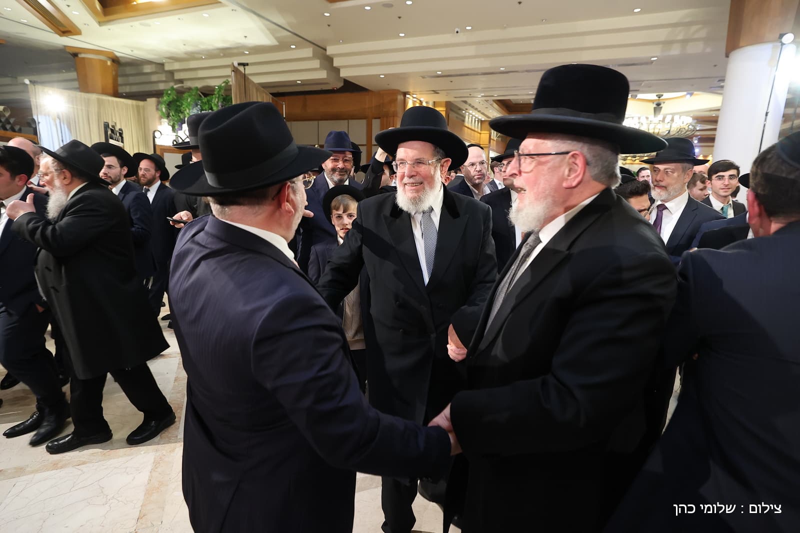 הרב של 'אסם' השיא את בנו - כולם עלו לאחל מזל טוב