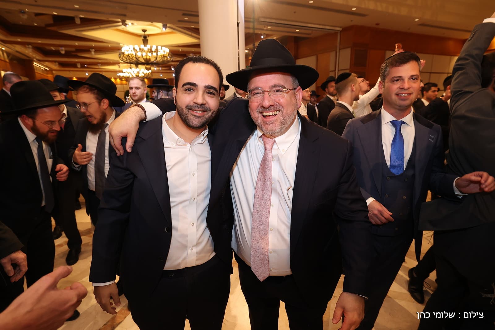 הרב של 'אסם' השיא את בנו - כולם עלו לאחל מזל טוב