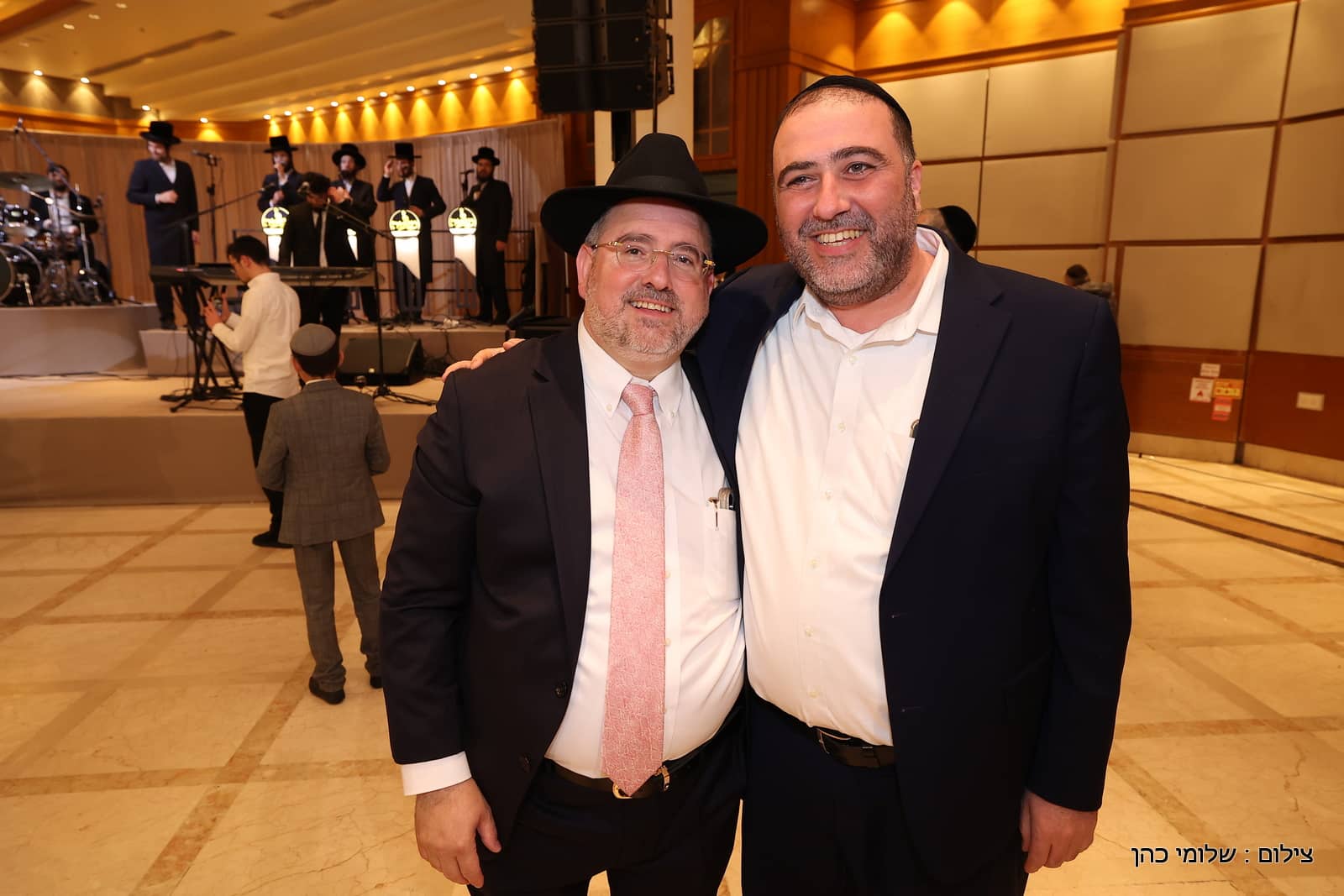 הרב של 'אסם' השיא את בנו - כולם עלו לאחל מזל טוב