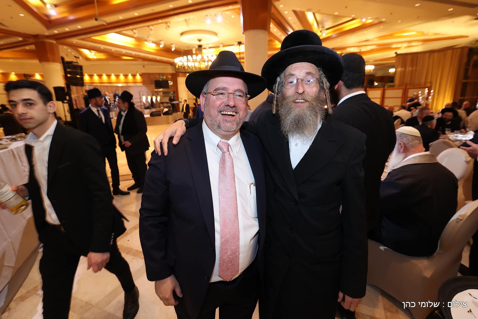 הרב של 'אסם' השיא את בנו - כולם עלו לאחל מזל טוב