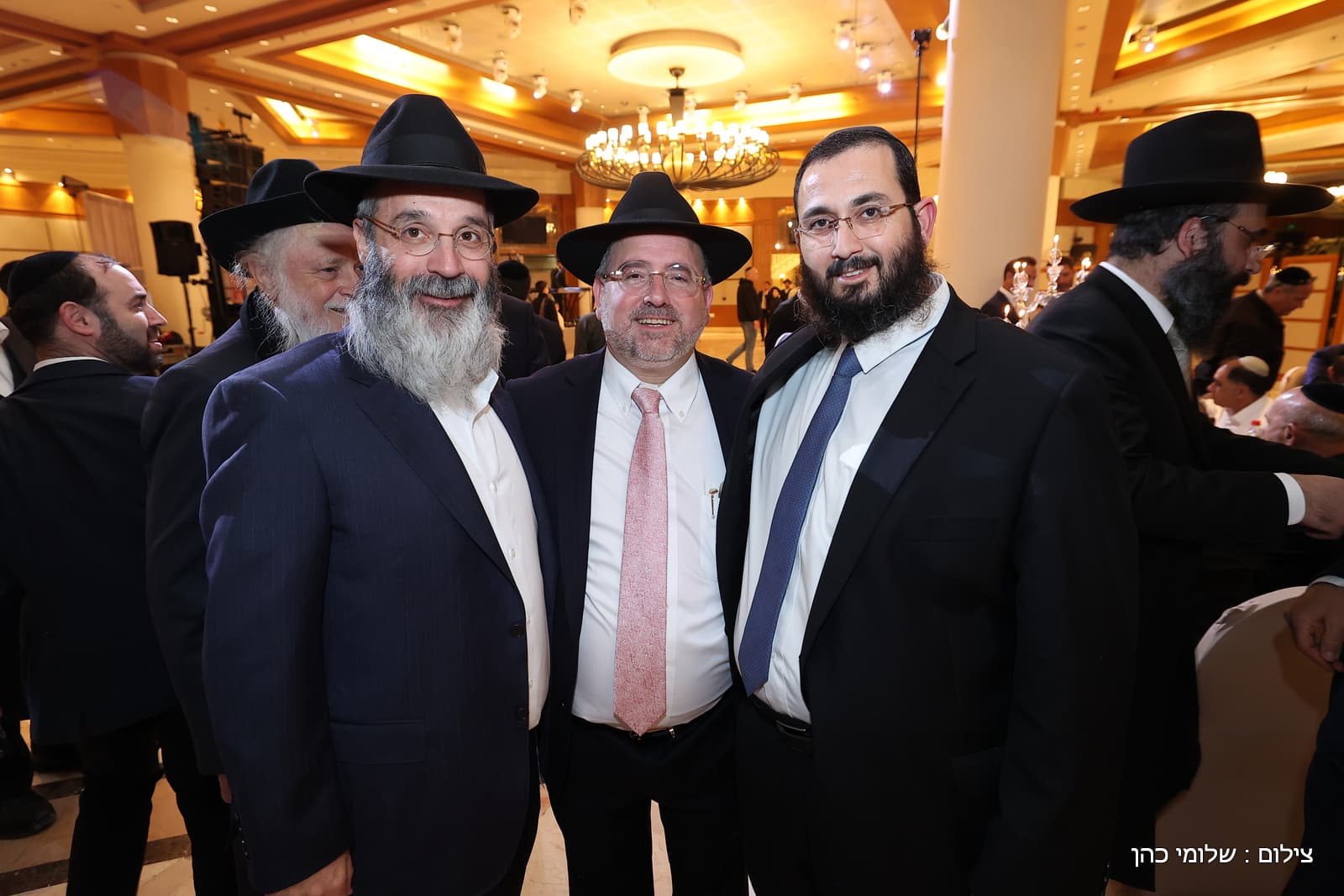 הרב של 'אסם' השיא את בנו - כולם עלו לאחל מזל טוב