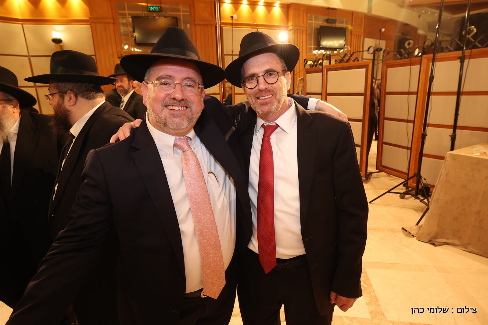 הרב של 'אסם' השיא את בנו - כולם עלו לאחל מזל טוב