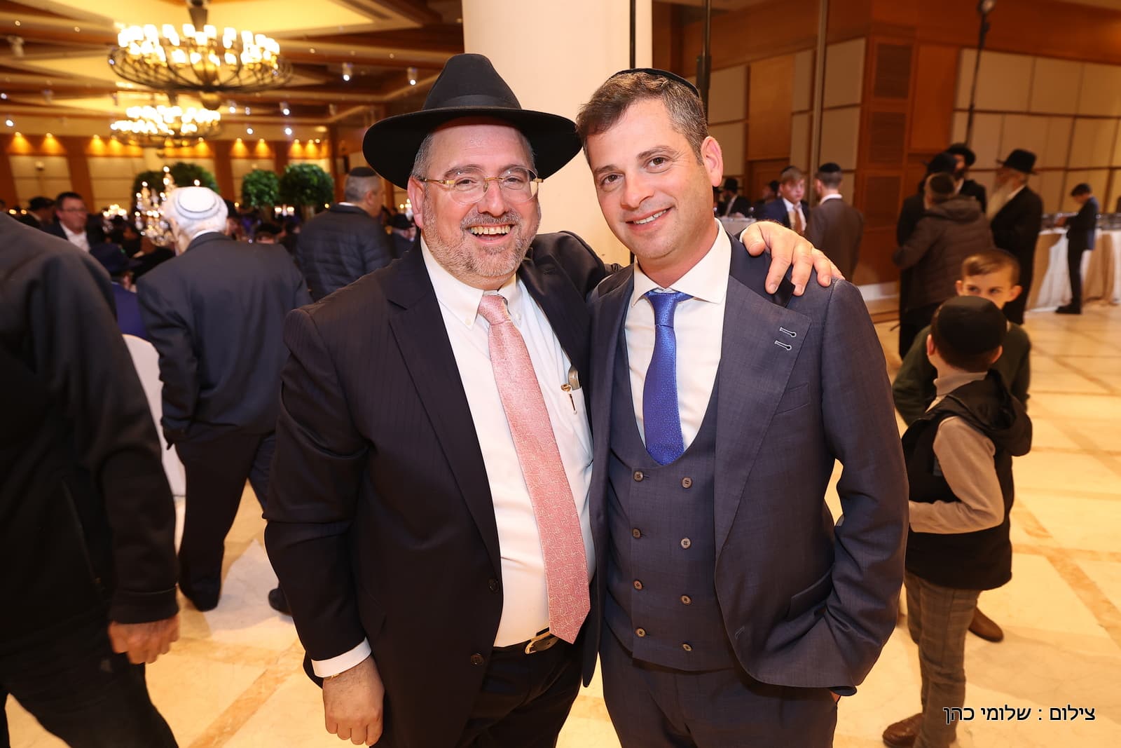 הרב של 'אסם' השיא את בנו - כולם עלו לאחל מזל טוב