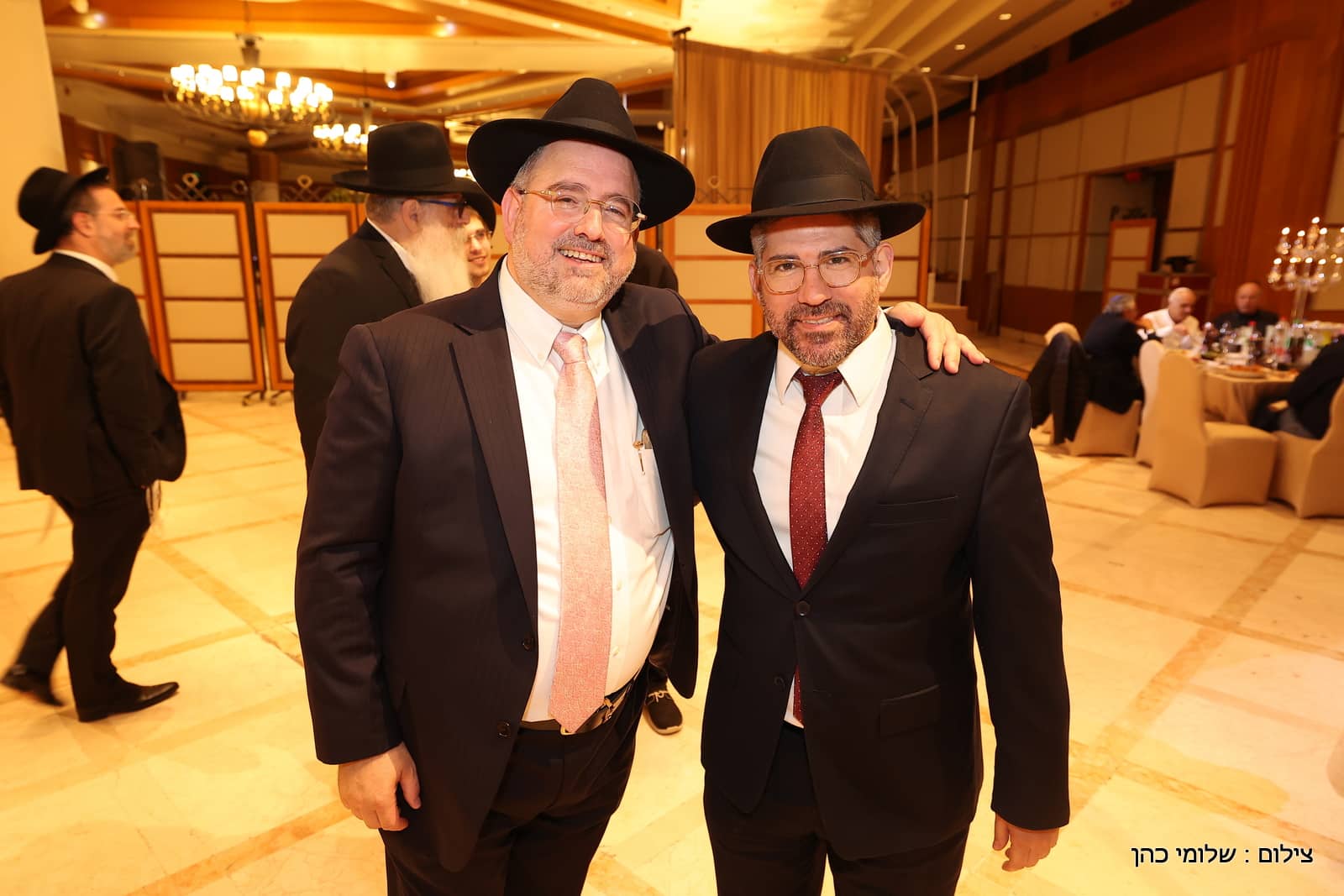 הרב של 'אסם' השיא את בנו - כולם עלו לאחל מזל טוב