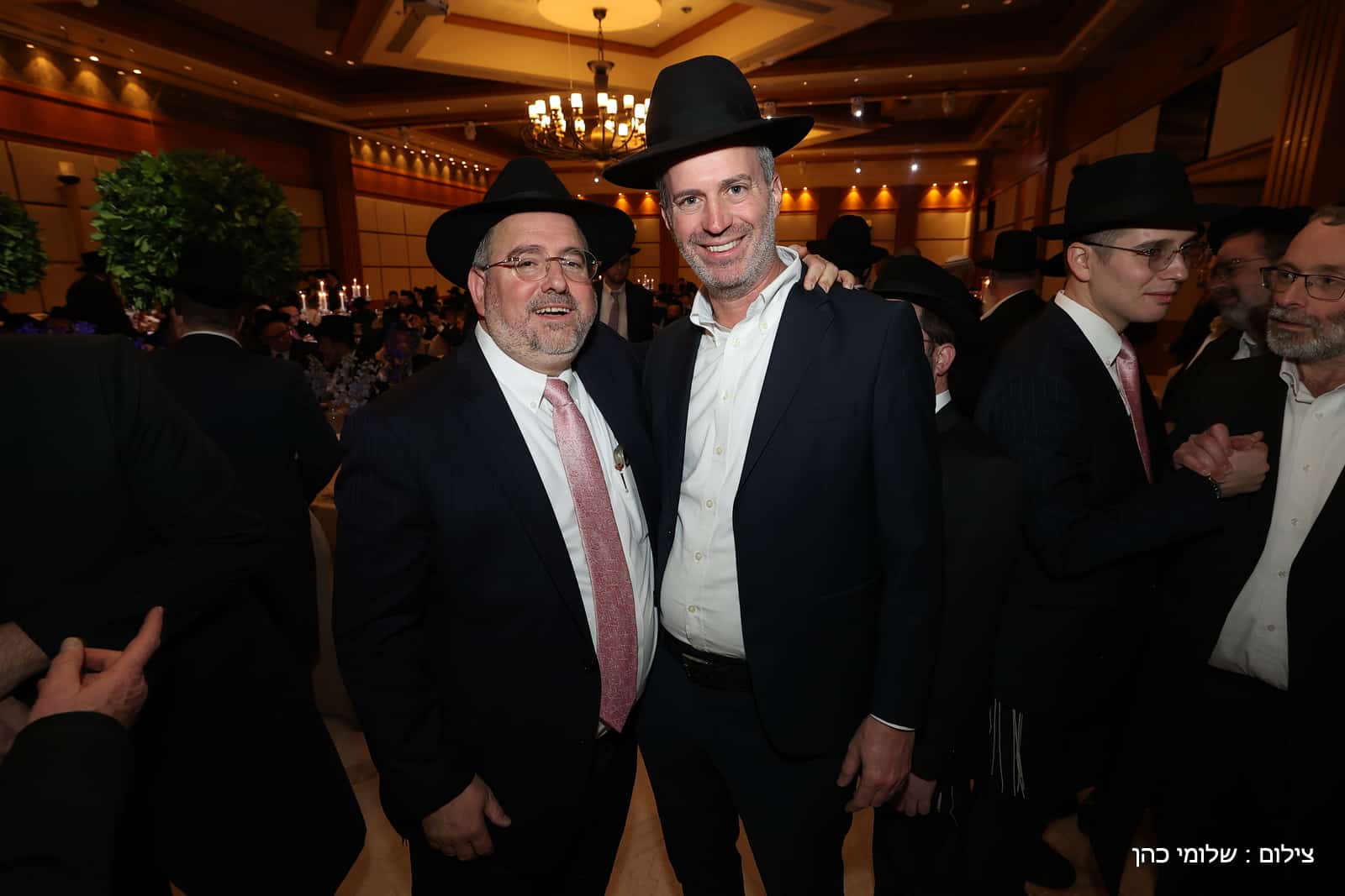 הרב של 'אסם' השיא את בנו - כולם עלו לאחל מזל טוב