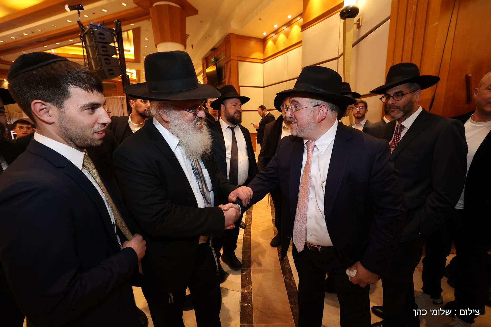 הרב של 'אסם' השיא את בנו - כולם עלו לאחל מזל טוב