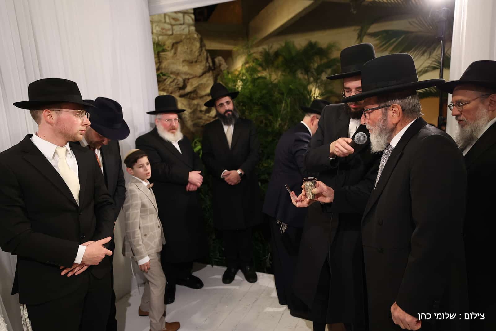 הרב של 'אסם' השיא את בנו - כולם עלו לאחל מזל טוב