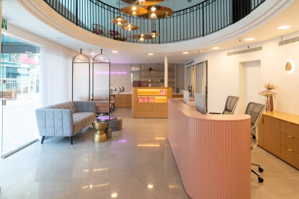 יפה מקסימוב מציגה את הפתרון האמיתי לבעיות פיגמנטציה בעור