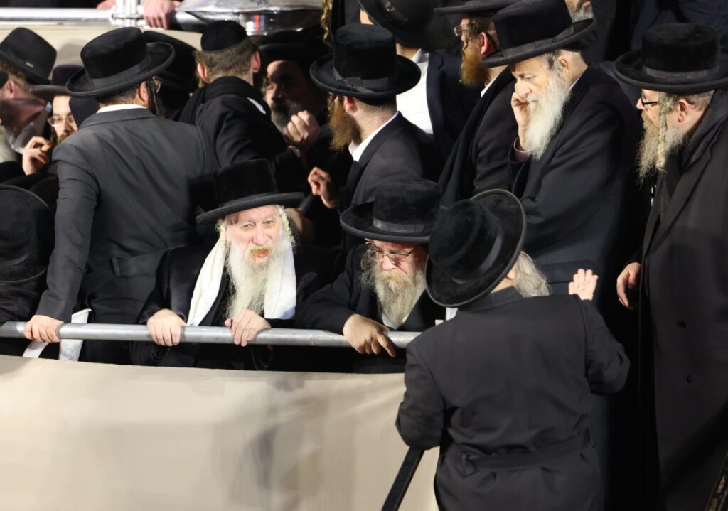 מפגן כוח אדיר בירושלים: רבבות בעצרת נגד גיוס לומדי התורה מפגן כוח אדיר בירושלים: רבבות בעצרת נגד גיוס לומדי התורה