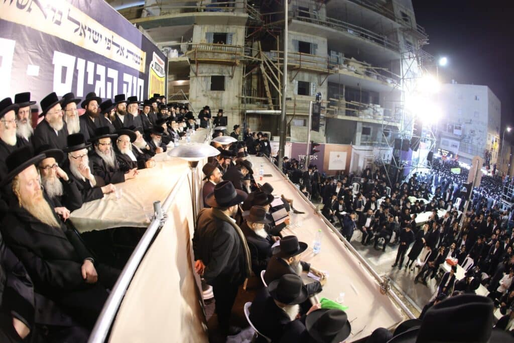 מפגן כוח אדיר בירושלים: רבבות בעצרת נגד גיוס לומדי התורה מפגן כוח אדיר בירושלים: רבבות בעצרת נגד גיוס לומדי התורה