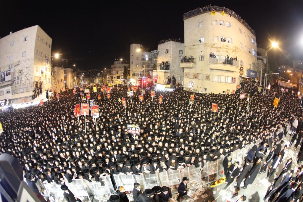 מפגן כוח אדיר בירושלים: רבבות בעצרת נגד גיוס לומדי התורה מפגן כוח אדיר בירושלים: רבבות בעצרת נגד גיוס לומדי התורה