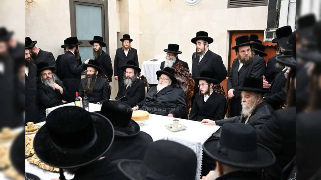 המשב"ק: התפילה של מרן הגר"ד לנדו בבית הכנסת התימני