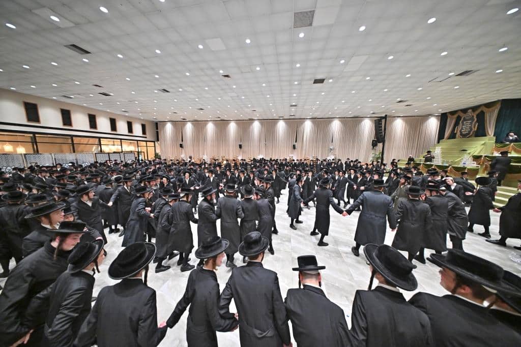 גלריה: מעמד כתרה של תורה למאות בחורי "תולדות אהרן" גלריה: מעמד כתרה של תורה למאות בחורי "תולדות אהרן"