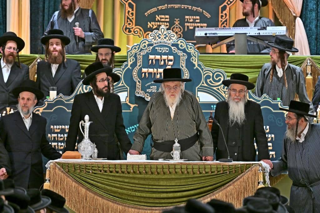 גלריה: מעמד כתרה של תורה למאות בחורי "תולדות אהרן" גלריה: מעמד כתרה של תורה למאות בחורי "תולדות אהרן"