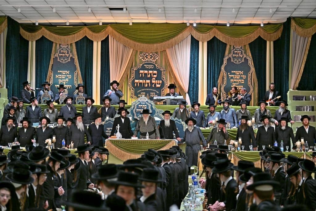 גלריה: מעמד כתרה של תורה למאות בחורי "תולדות אהרן" גלריה: מעמד כתרה של תורה למאות בחורי "תולדות אהרן"