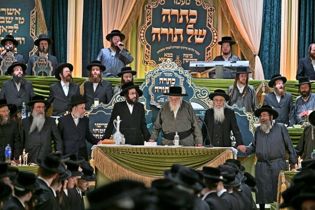 גלריה: מעמד כתרה של תורה למאות בחורי "תולדות אהרן" גלריה: מעמד כתרה של תורה למאות בחורי "תולדות אהרן"