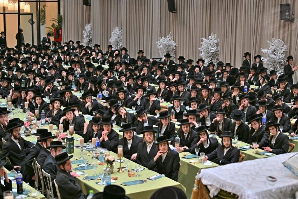 גלריה: מעמד כתרה של תורה למאות בחורי "תולדות אהרן" גלריה: מעמד כתרה של תורה למאות בחורי "תולדות אהרן"