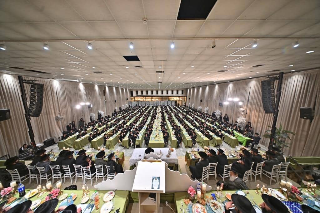 גלריה: מעמד כתרה של תורה למאות בחורי "תולדות אהרן" גלריה: מעמד כתרה של תורה למאות בחורי "תולדות אהרן"