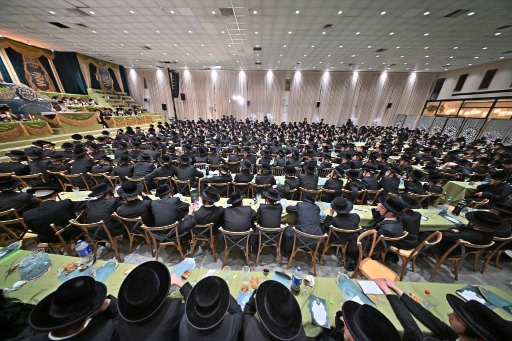 גלריה: מעמד כתרה של תורה למאות בחורי "תולדות אהרן" גלריה: מעמד כתרה של תורה למאות בחורי "תולדות אהרן"