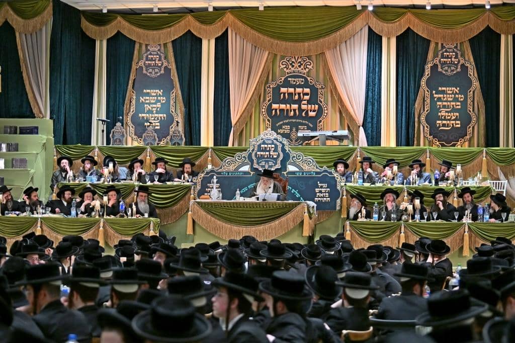 גלריה: מעמד כתרה של תורה למאות בחורי "תולדות אהרן" גלריה: מעמד כתרה של תורה למאות בחורי "תולדות אהרן"