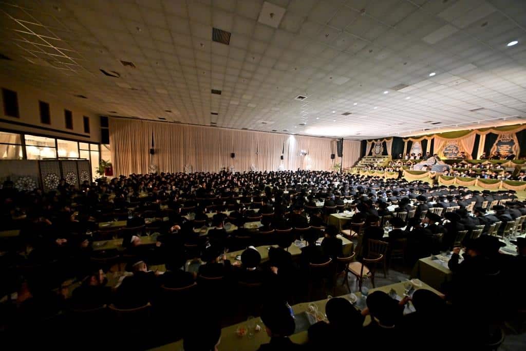 גלריה: מעמד כתרה של תורה למאות בחורי "תולדות אהרן" גלריה: מעמד כתרה של תורה למאות בחורי "תולדות אהרן"