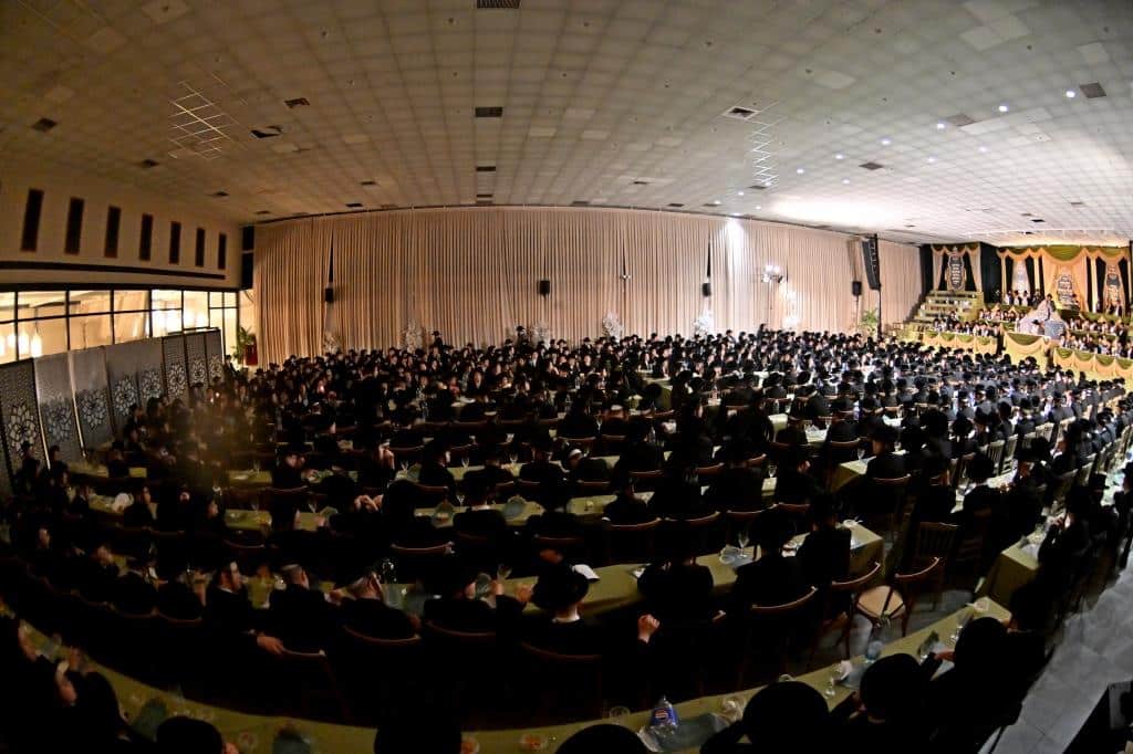 גלריה: מעמד כתרה של תורה למאות בחורי "תולדות אהרן" גלריה: מעמד כתרה של תורה למאות בחורי "תולדות אהרן"